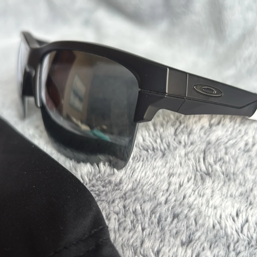 Oakley Thinlink 63mm Polarized Sunglasses in Matte Black/Black Iridium NWT